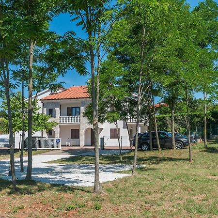 Apartments Vienna Замбратия Екстериор снимка